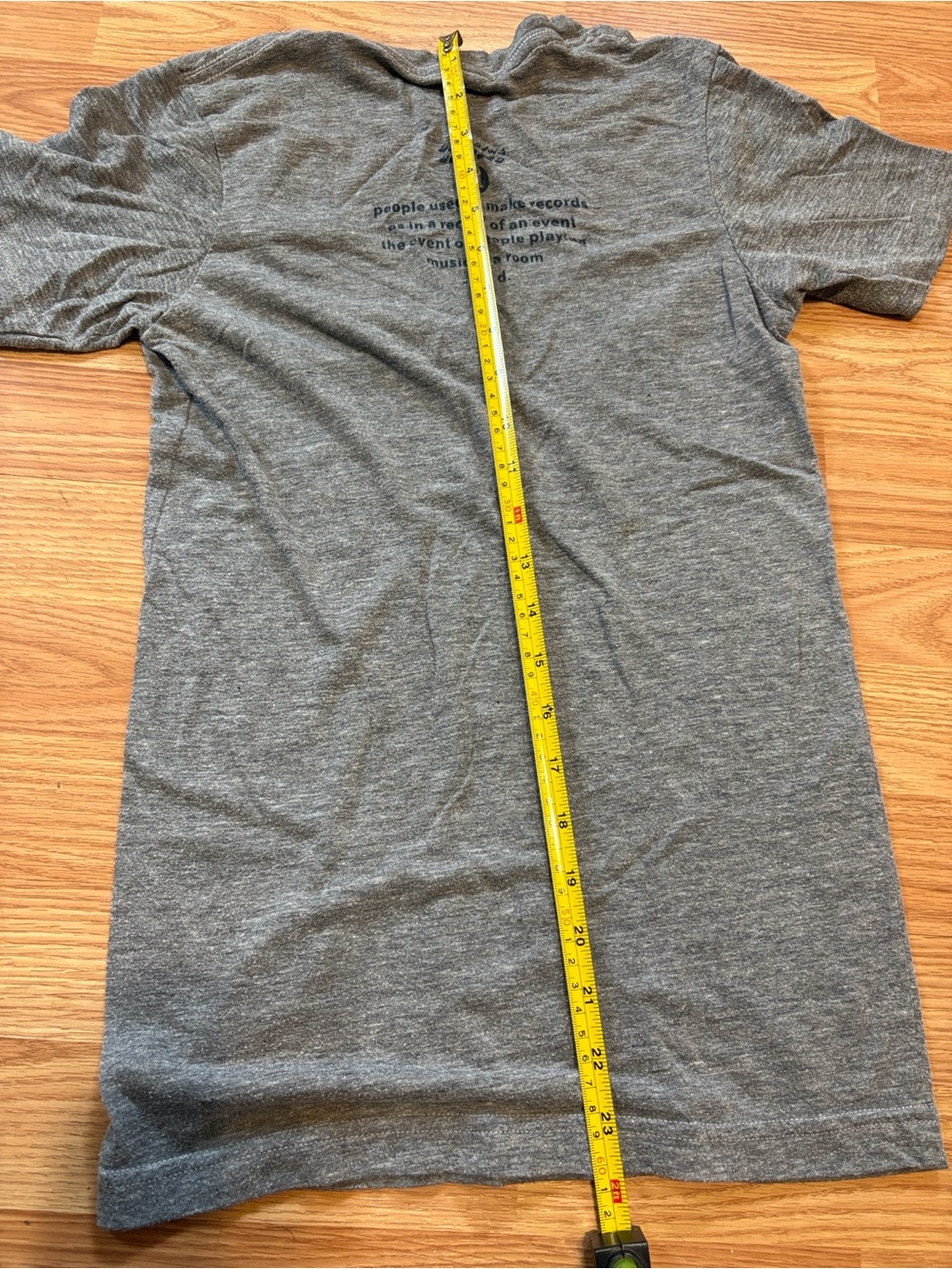 Ani DiFranco Gray V-Neck Guitar T-Shirt vintage concert tee. - Picture 4 of 5